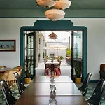 Hotel Genevieve